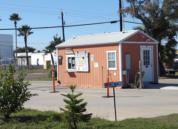 1820 W Wheeler Ave, Aransas Pass, TX 78336